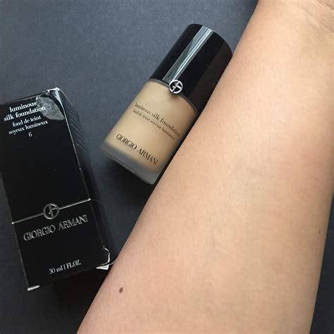 armani luminous silk foundation review